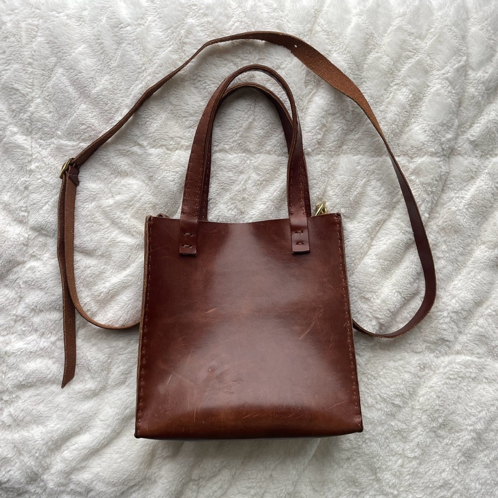 Classic Brown Leather Tote Bag with Shoulder Strap